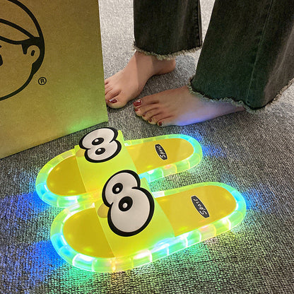 VORLENTA™👣👣Cute slippers with cartoon motifs that glow